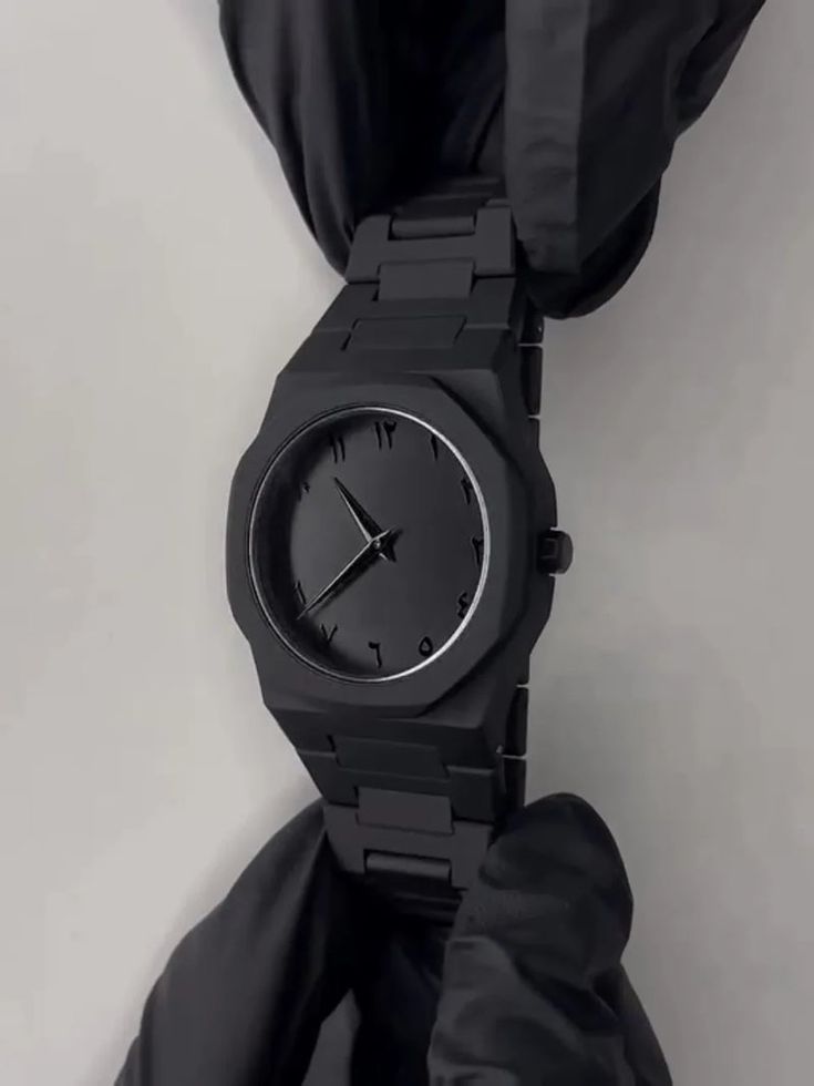 black aura watch